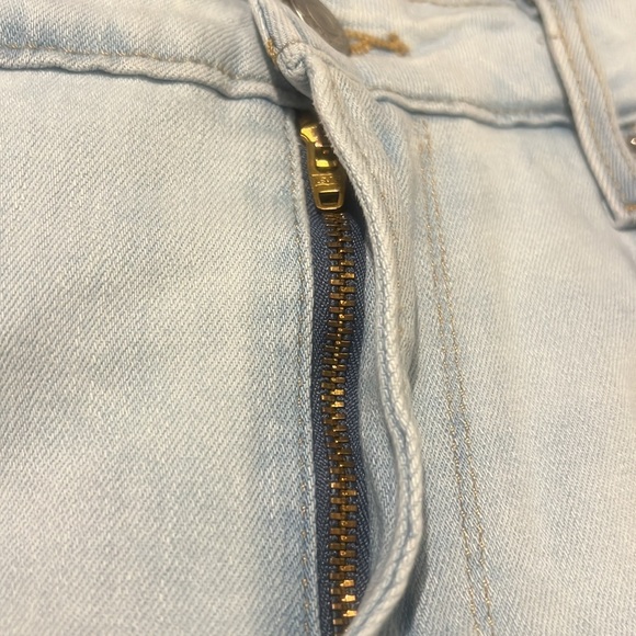 Levi’s 721 High Rise Skinny Jeans - Picture 5 of 5